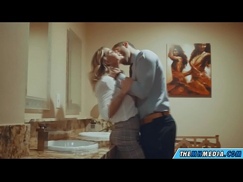 ❤️ כשבלונדינית חזה מפתה אותך בשירותים ציבוריים ❤️ סרטון פורנו בפורנו iw.xsexshop.ru ❤